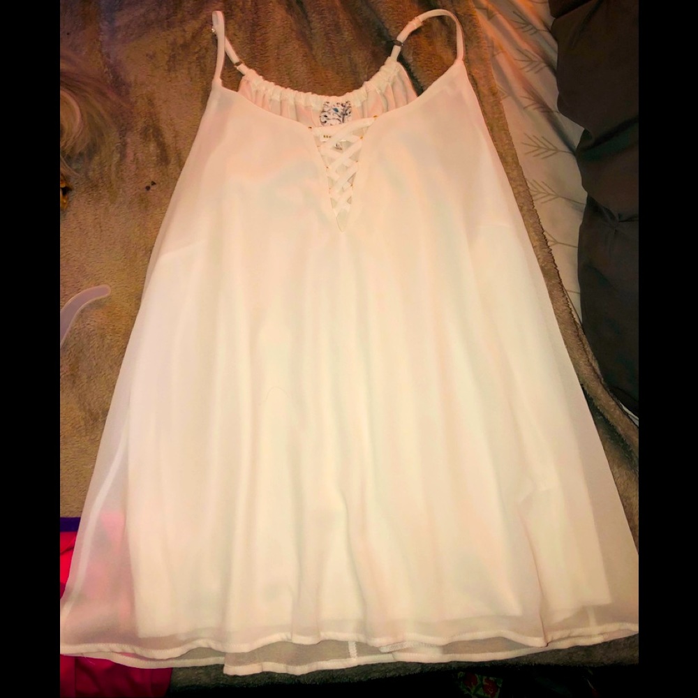 NWOT Brand new chiffon flowing tank top. Sz Large